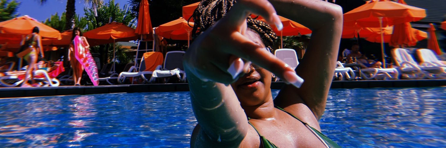 salinanineteen's profile banner image