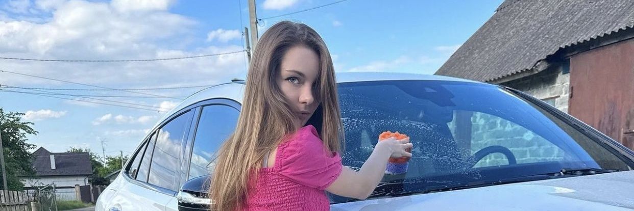 Christin black banner