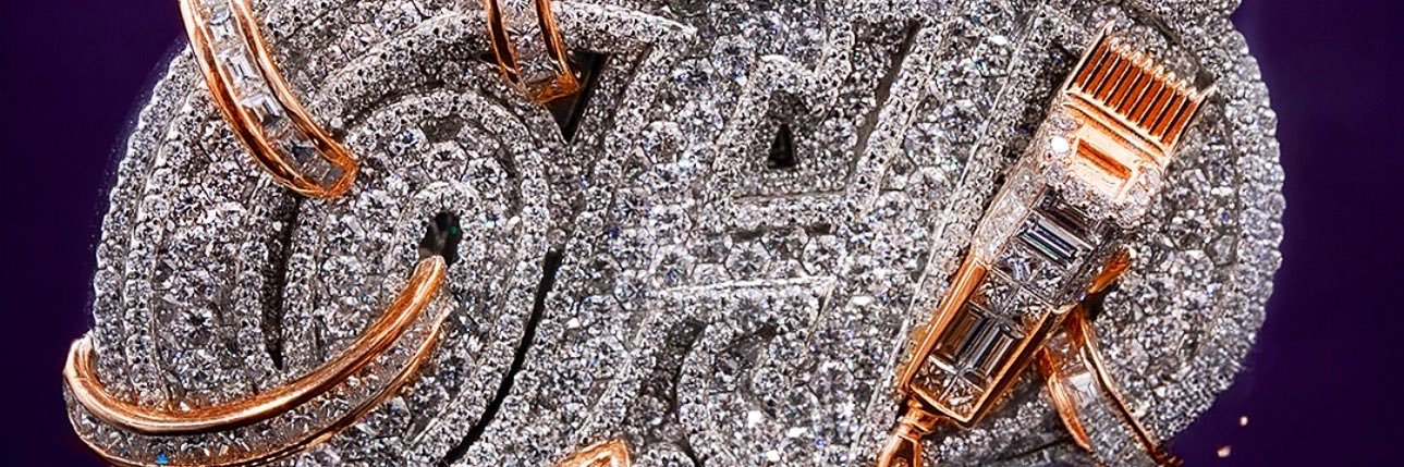 by_zeeeee's profile banner image
