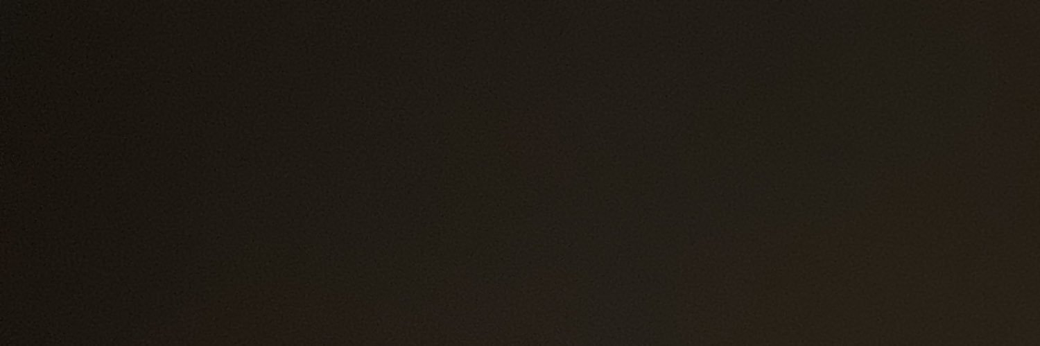 Dee banner