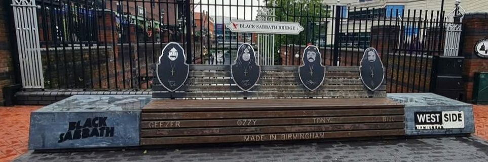 Glam Rocker 🖤 banner