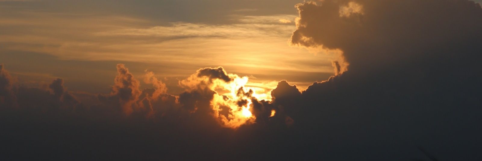 noeynanthita's profile banner image