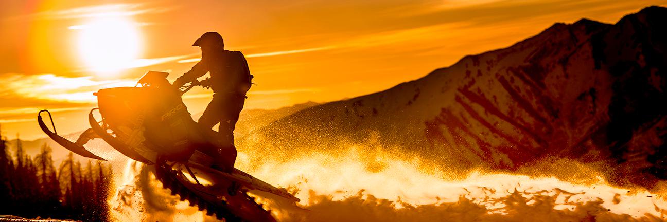 Twitter banner for @Snowmobiles