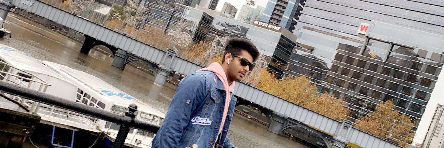 panashyu's profile banner image