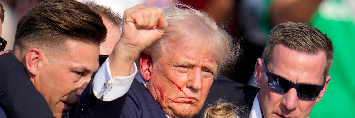 Long Live Trump banner