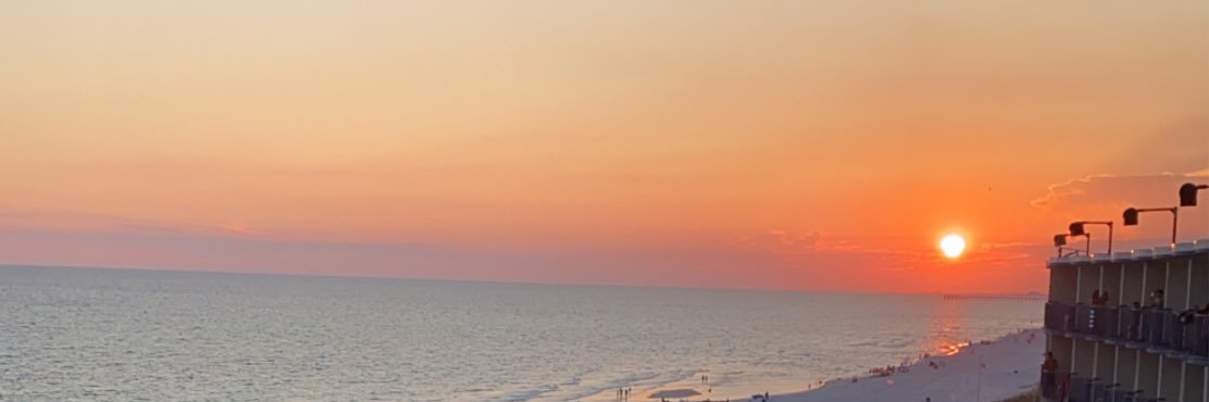 madseliii's profile banner image