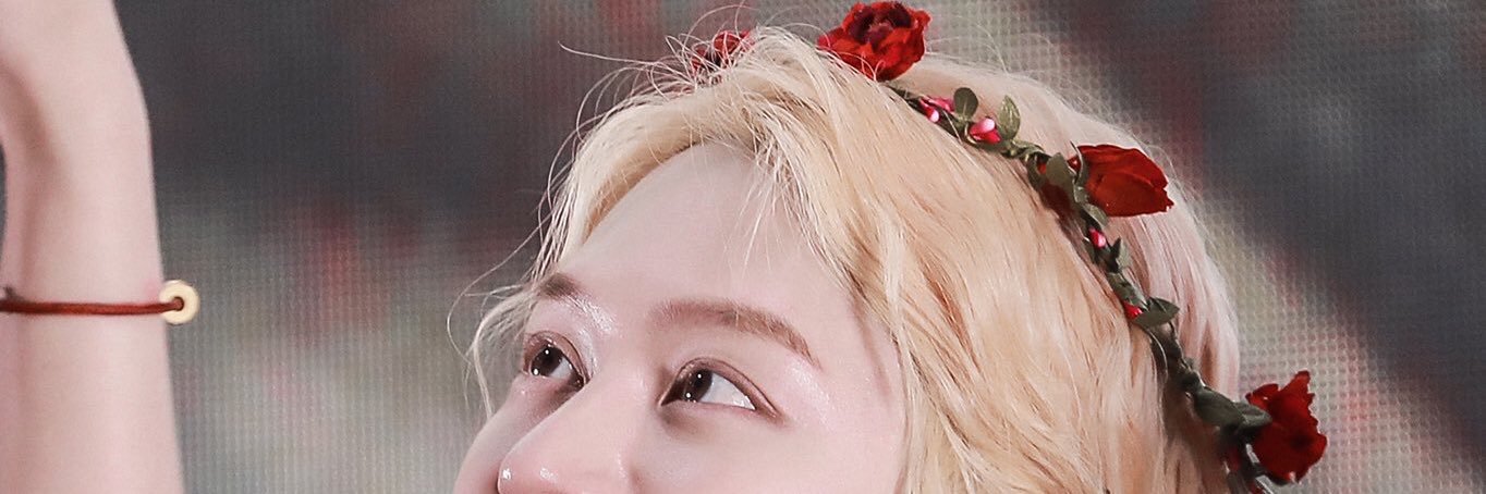 sungminaa_'s profile banner image