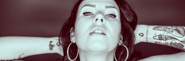 laravixette Profile Banner