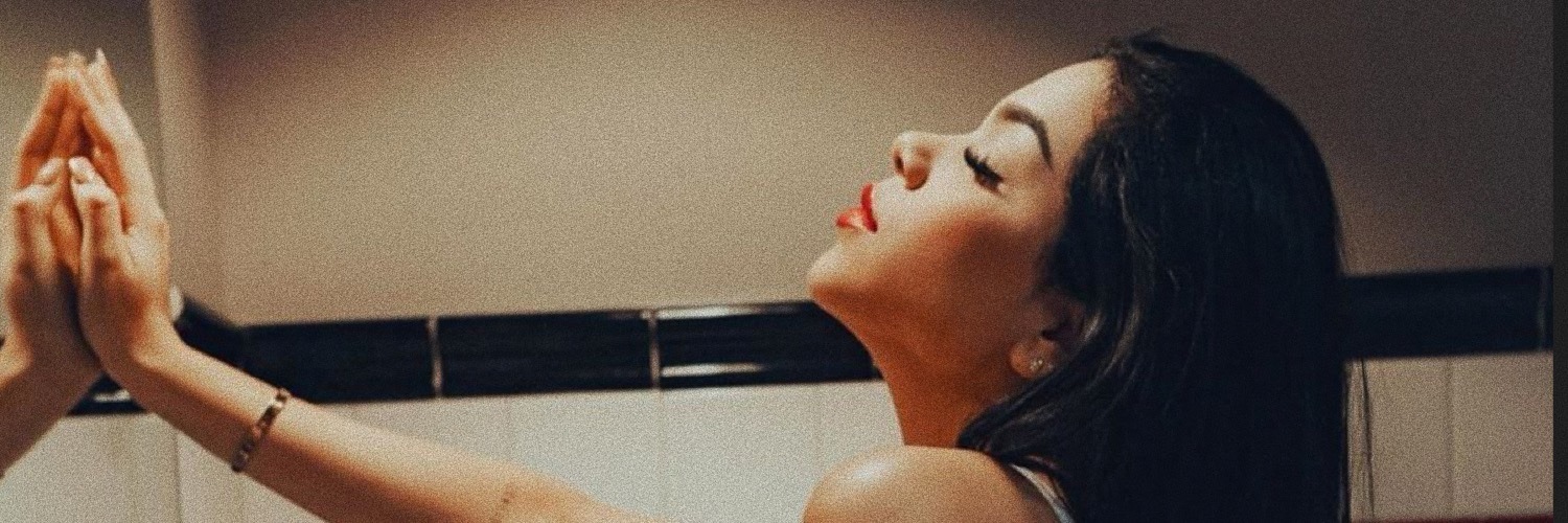 daniela28h's profile banner image