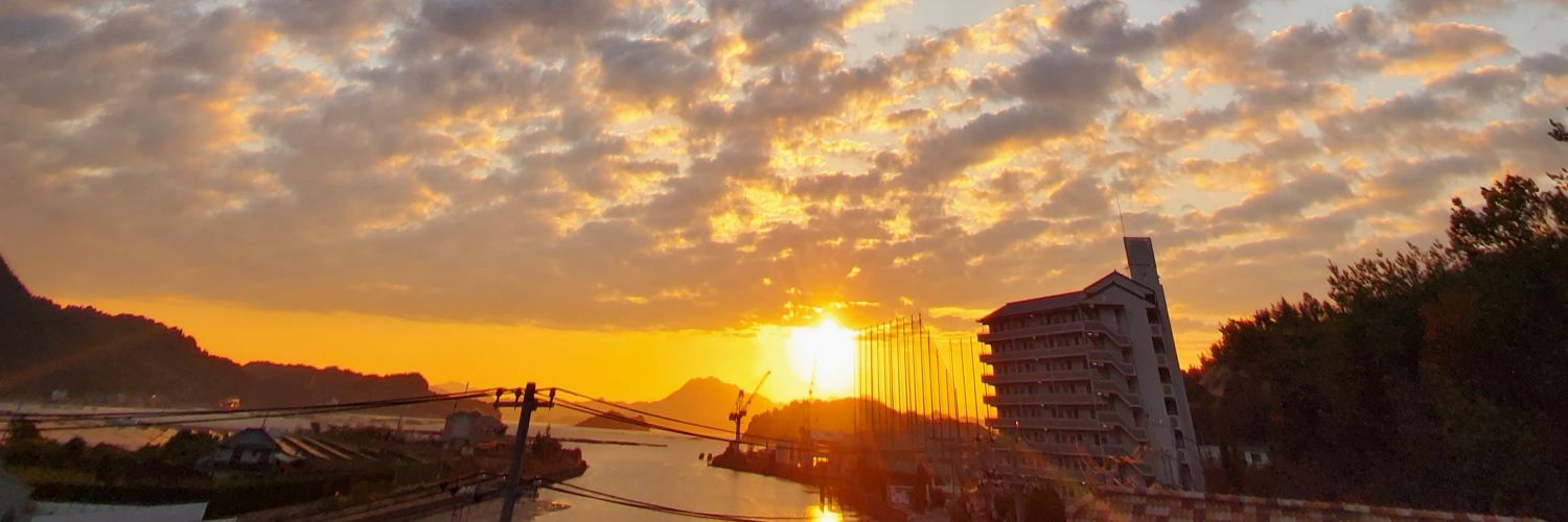 etesan_'s profile banner image
