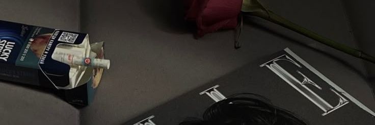 D banner
