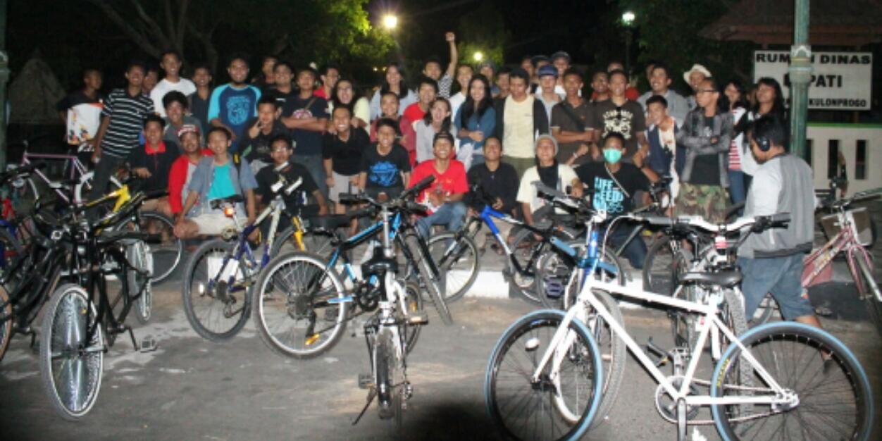 WatesLastFridayRide banner