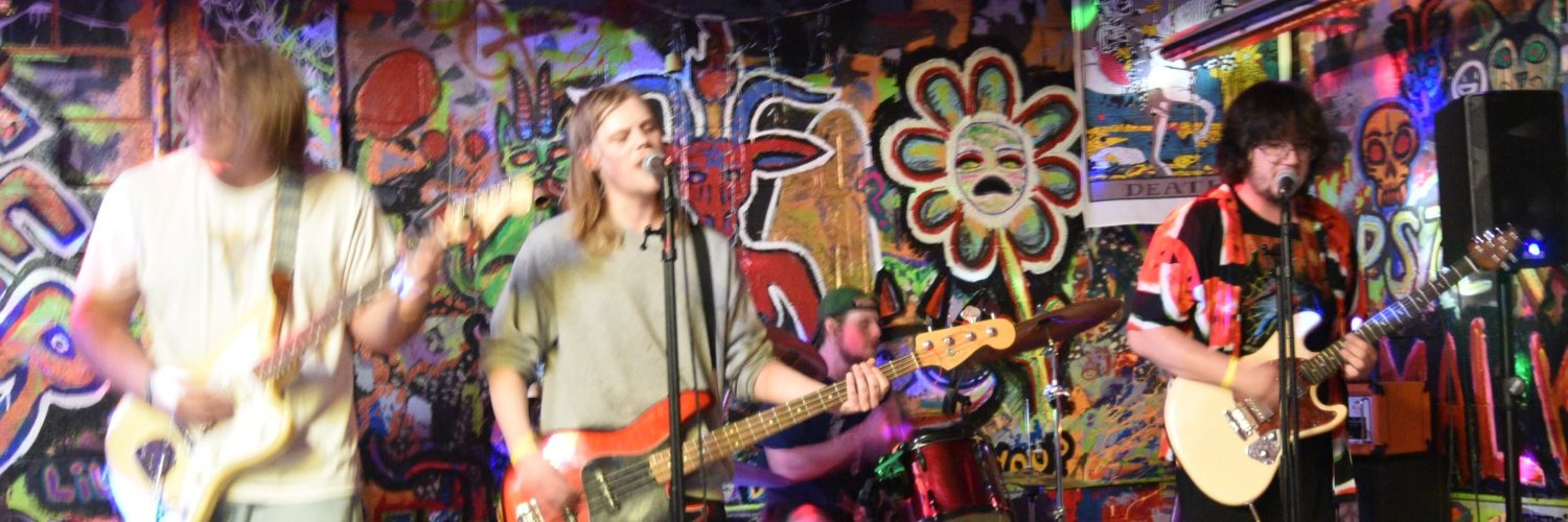 violet daybed banner