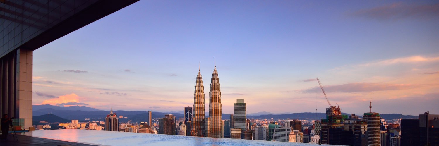 The CRE Consultant banner