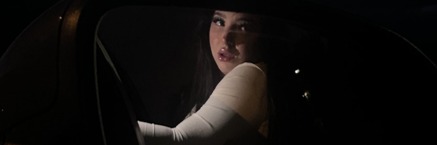 ama_awee's profile banner image
