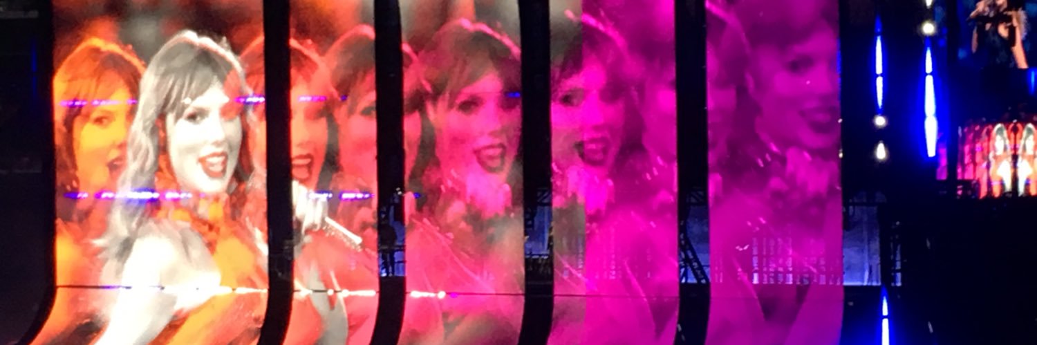 11Becci's profile banner image