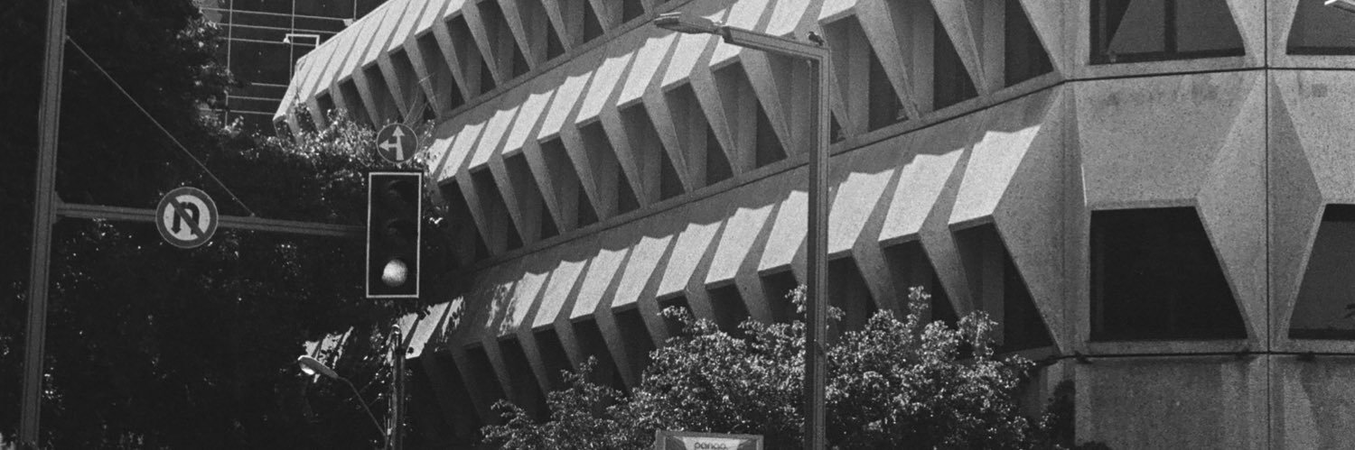 неудачная картина в галерее рамат гана banner