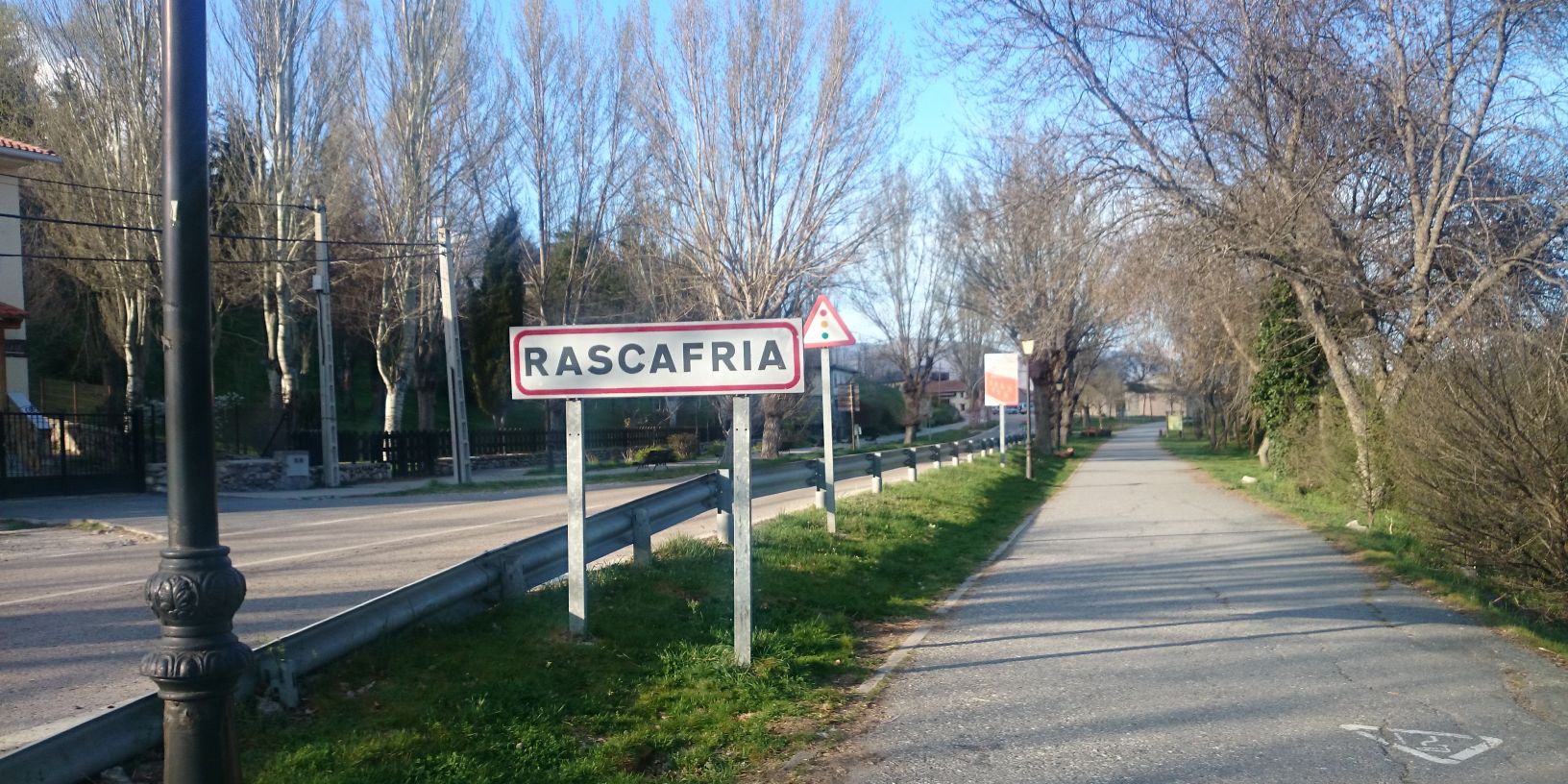 bea_rasca's profile banner image