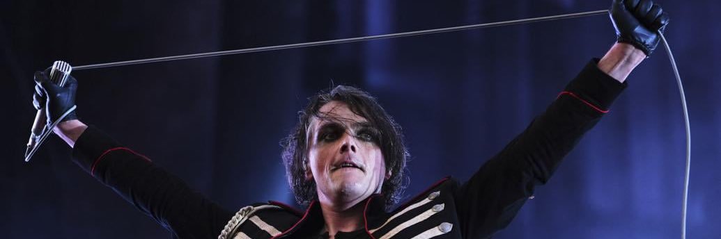 Devon ꪆ𓏲 w̸ 击̸ Mourning Ozzy's banner