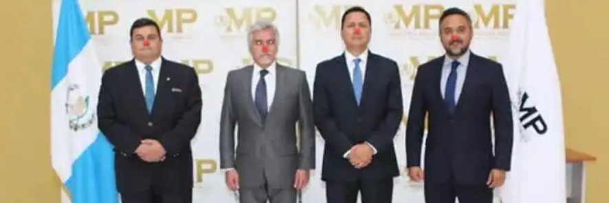 Ricardo Menso Ruin — Parodia banner