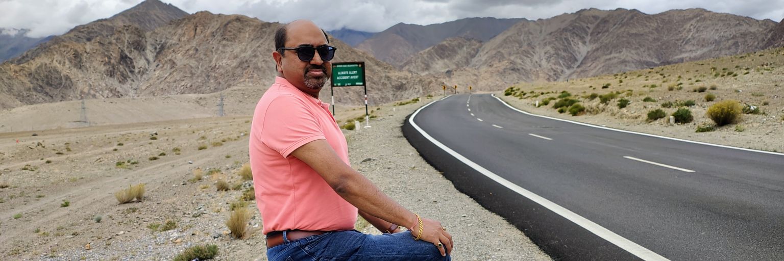 Adv. Manoj Agarwal banner