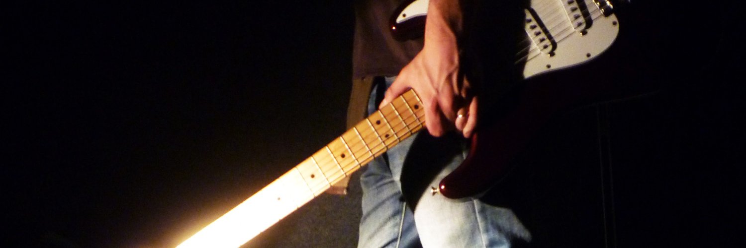 EmiPardoMusic's profile banner image