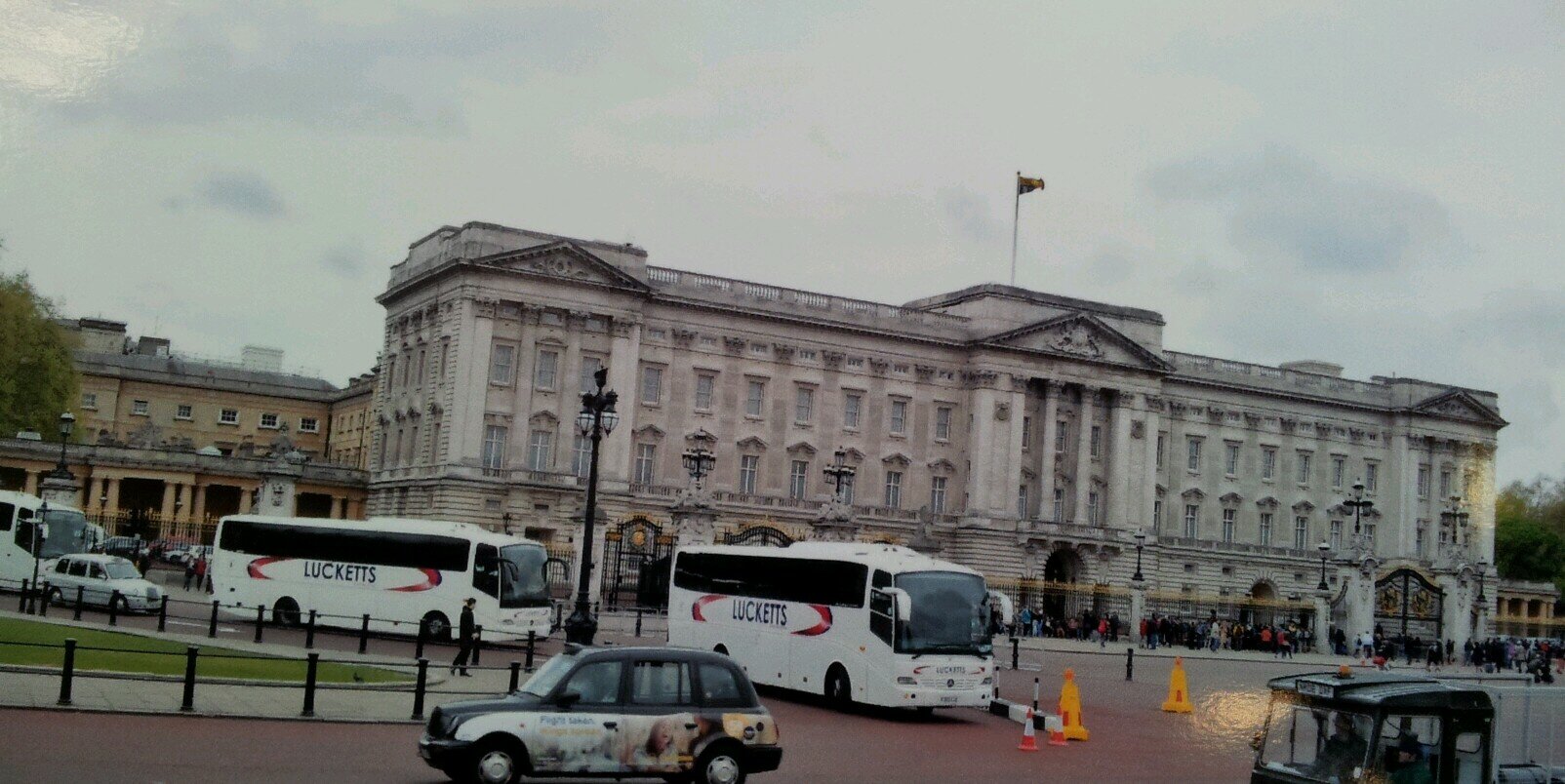 Lucketts Of Watford banner