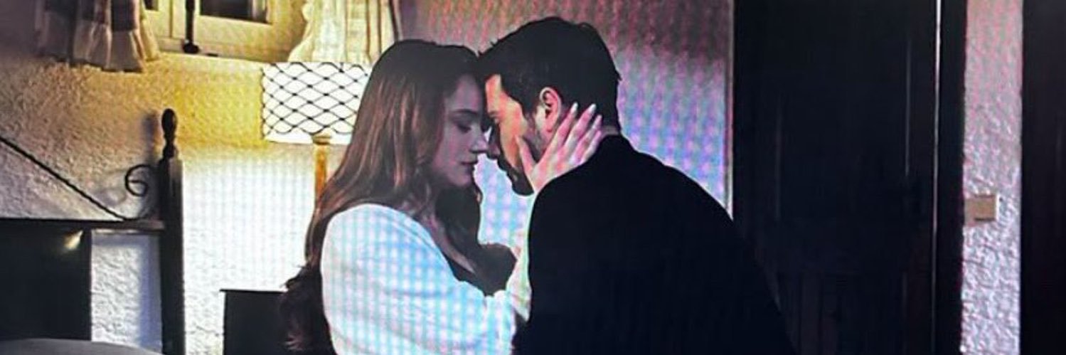 𝐿𝑎𝑛𝑎 banner