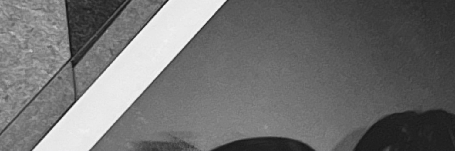8uovou28's profile banner image