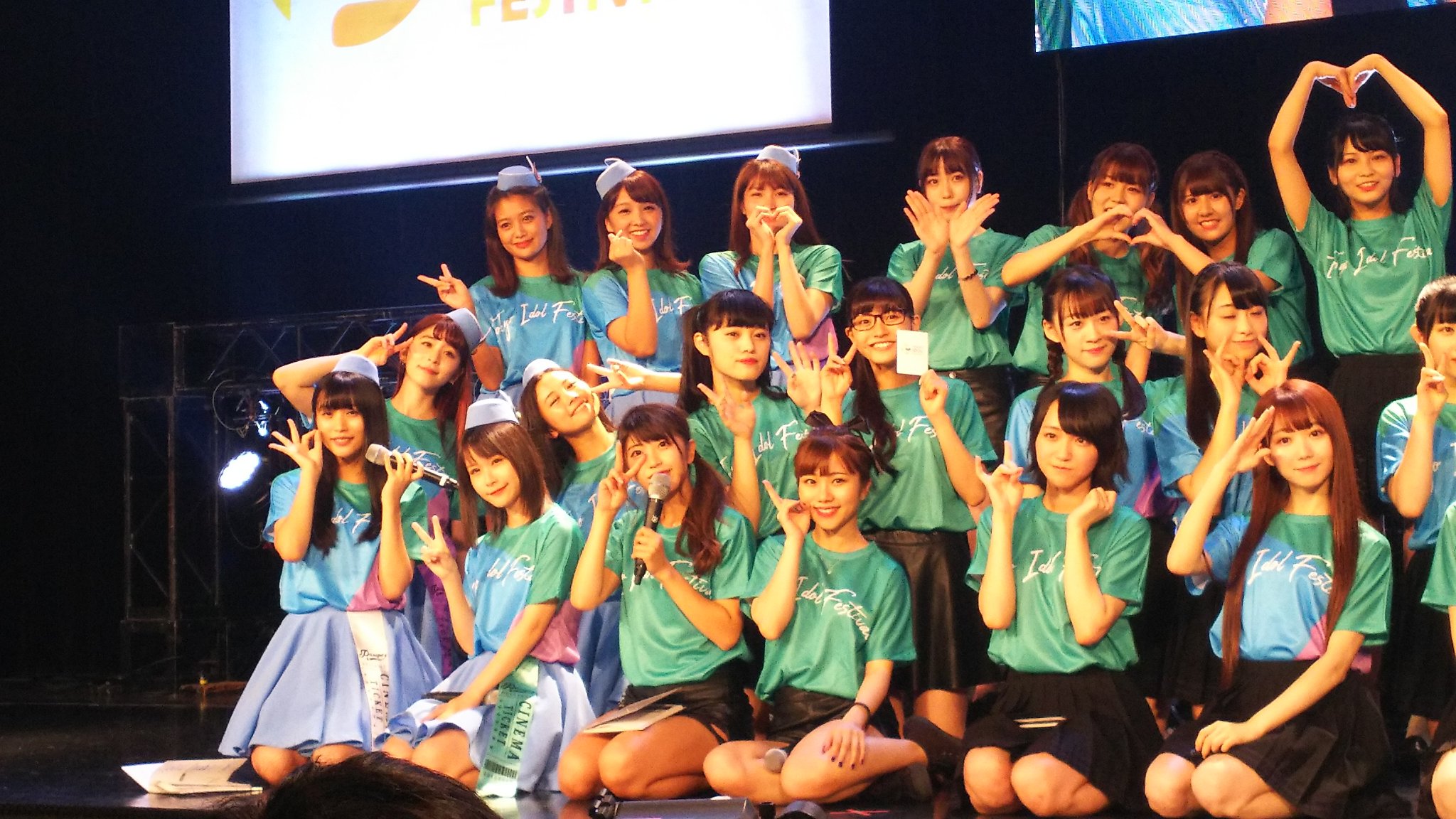 catbom's profile banner image