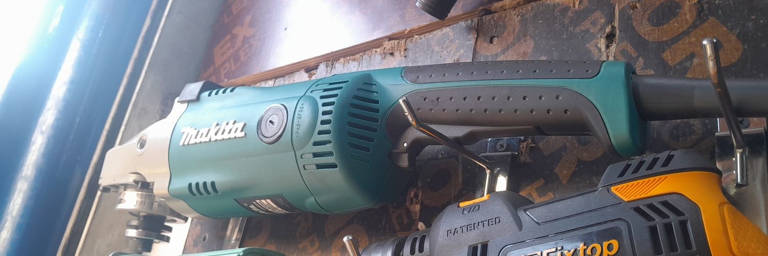 Victoria's outlet banner