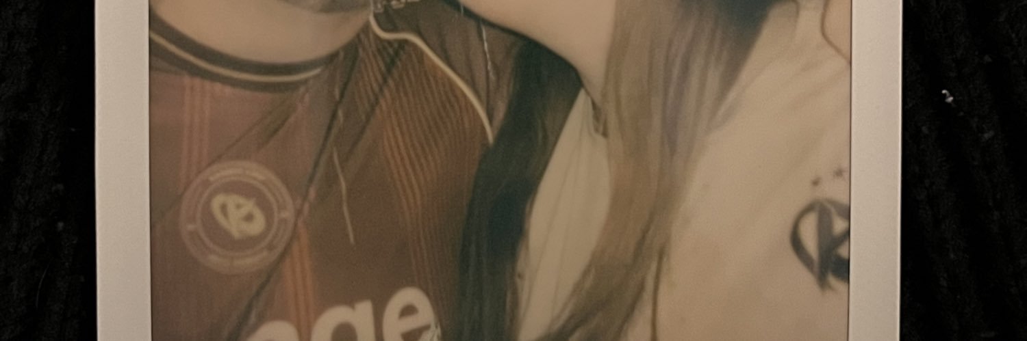 F banner
