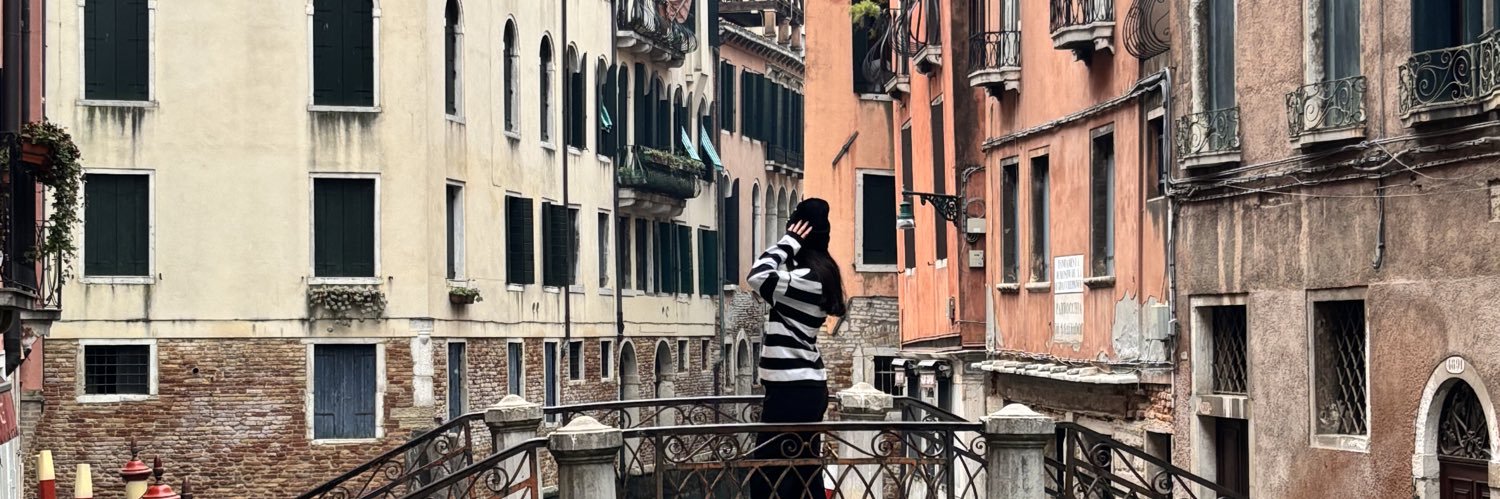 ronseya's profile banner image