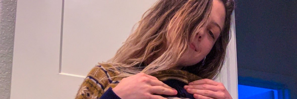 issabellaani's profile banner image