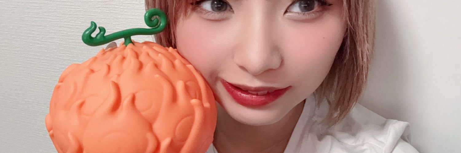 7 的个人资料封面