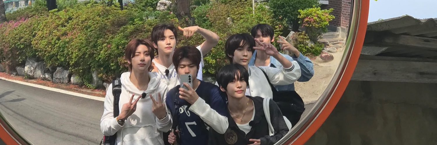 soheee__252_'s profile banner image