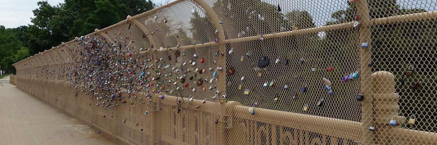 @robertyune on all platforms banner