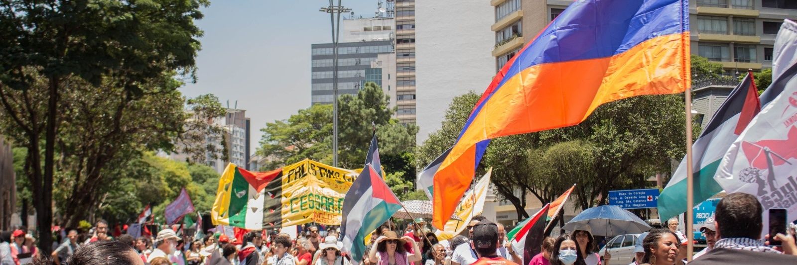 Aiuni عيوني's banner