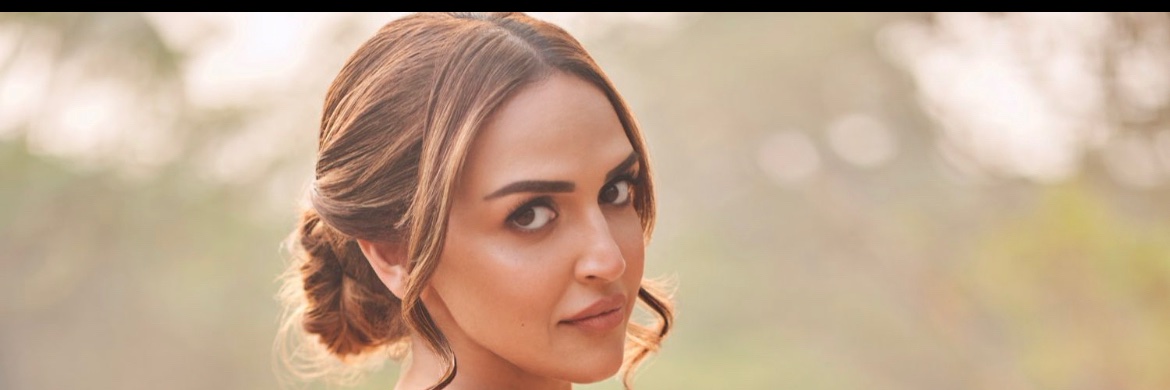 Team Esha Deol banner