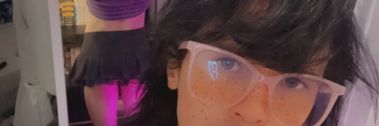 IzzyNaughty✨ banner