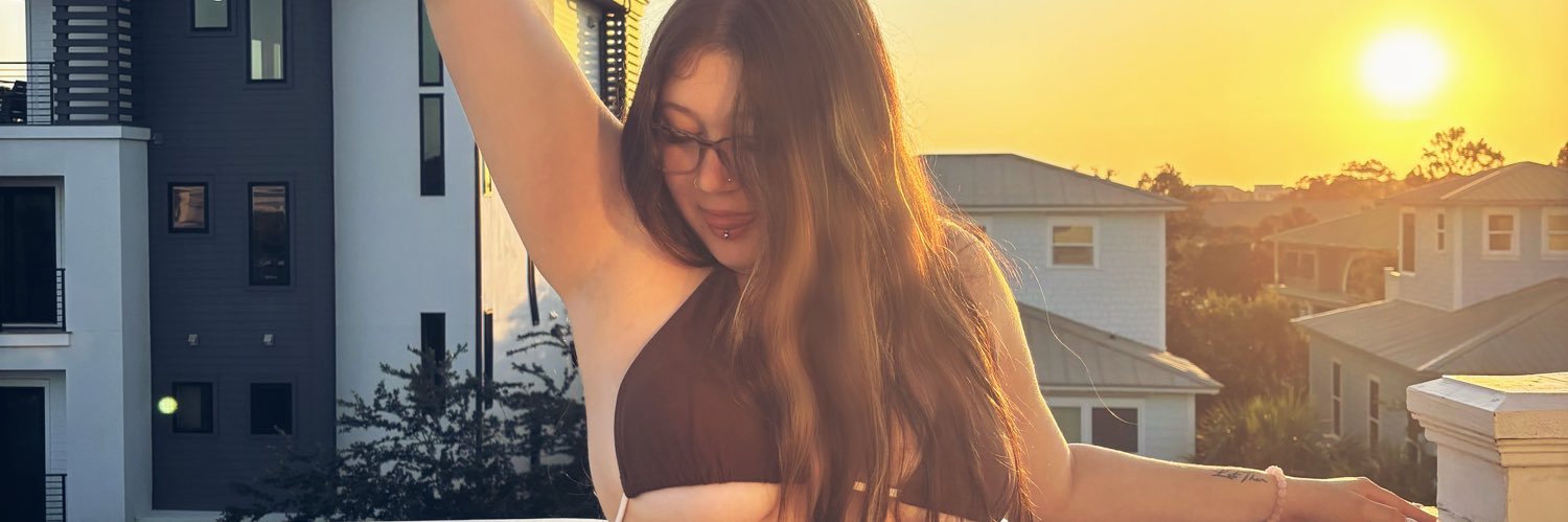 uronlyariannaa's profile banner image