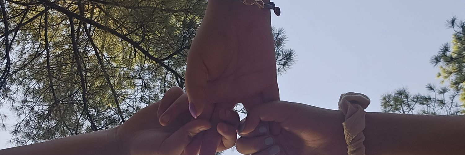 AngelaRojo_'s profile banner image