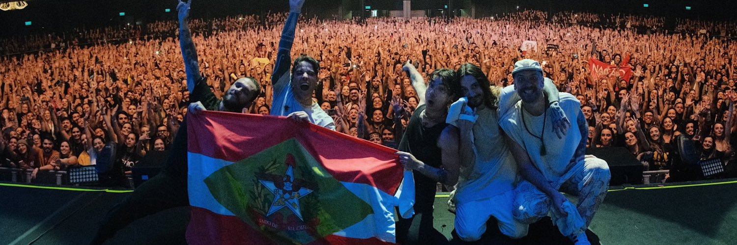 rossivitoriaa's profile banner image