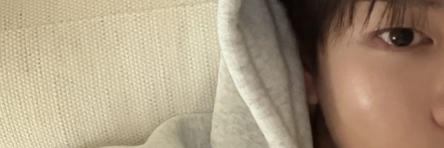 🪼⋆.ೃ࿔*:･ꪹꫀ᭢ saw skz kissing 🩵 banner