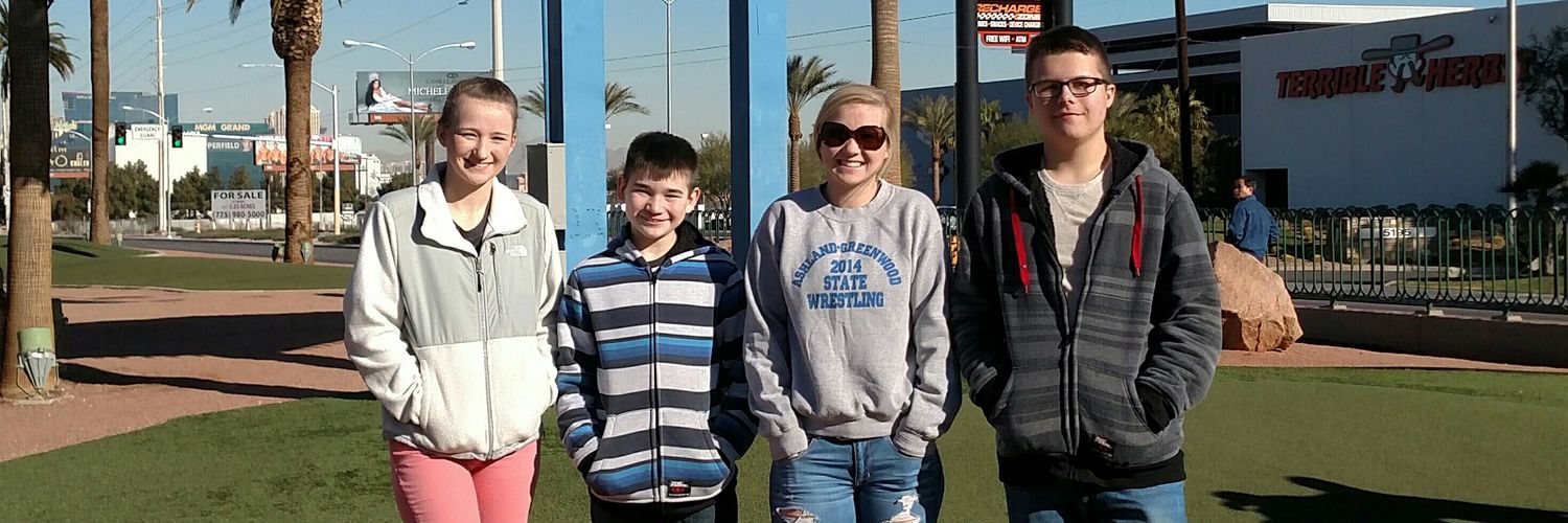 aimez823's profile banner image