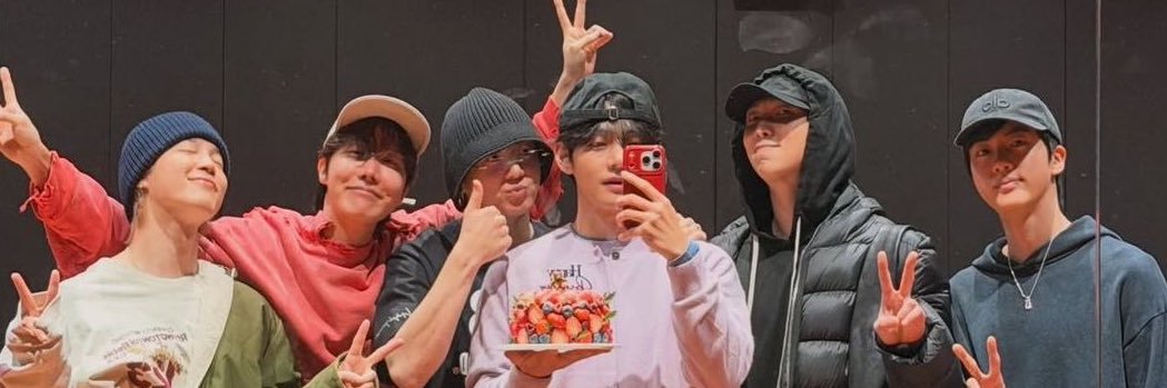 𝗔𝗿𝗶’’ banner