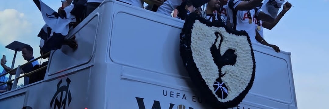Chrisveria's profile banner image