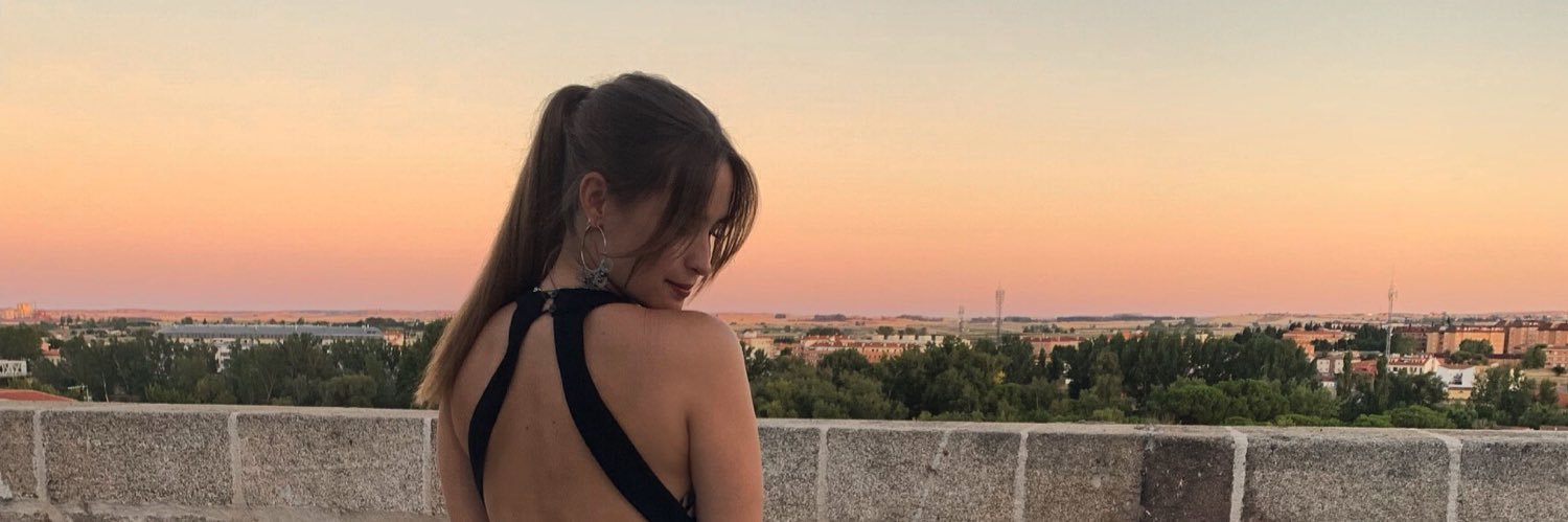 8__Elee's profile banner image
