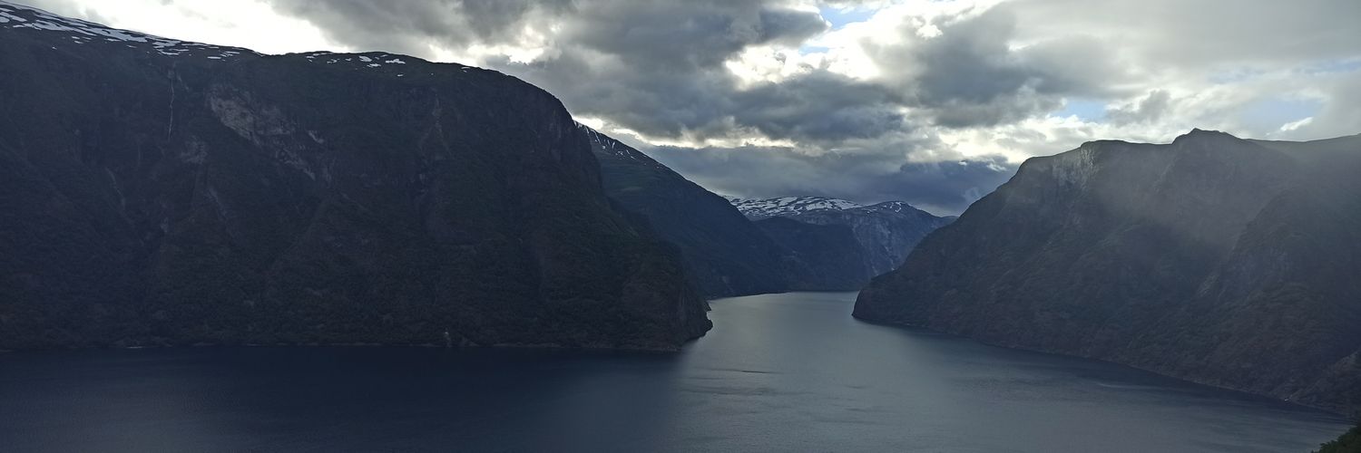 CrisDeLaC's profile banner image