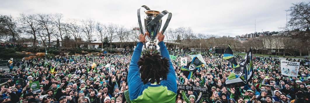 AlexHennes's profile banner image